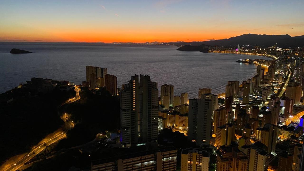 Benidorm High Rise Apartments - Sea Views - Torre Lugano ภายนอก รูปภาพ