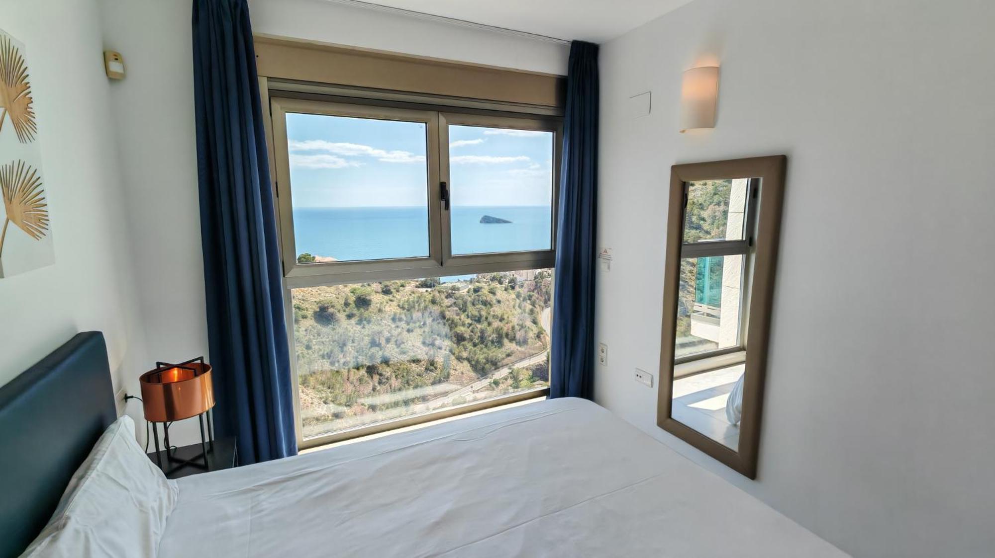 Benidorm High Rise Apartments - Sea Views - Torre Lugano ภายนอก รูปภาพ