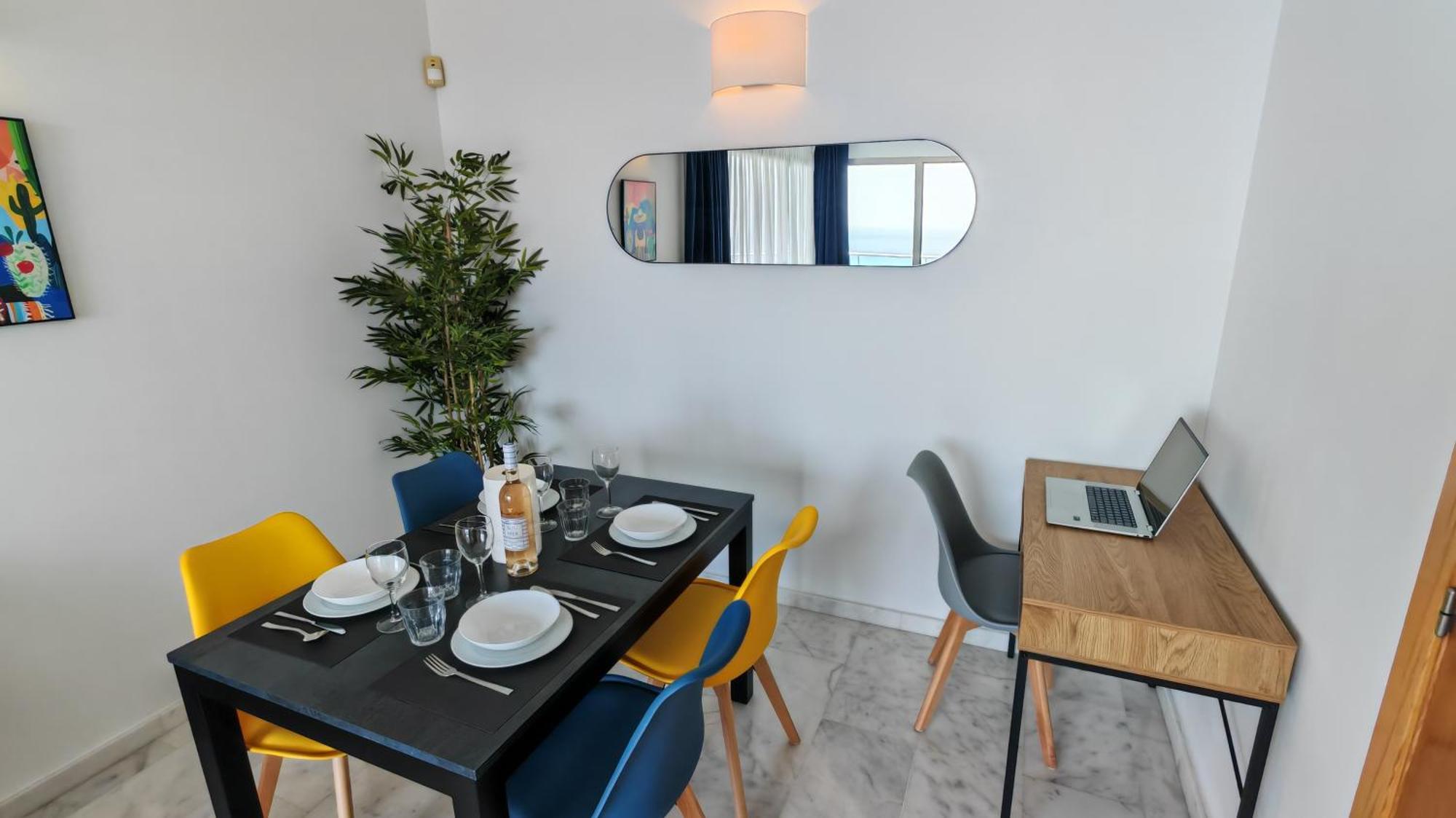 Benidorm High Rise Apartments - Sea Views - Torre Lugano ภายนอก รูปภาพ